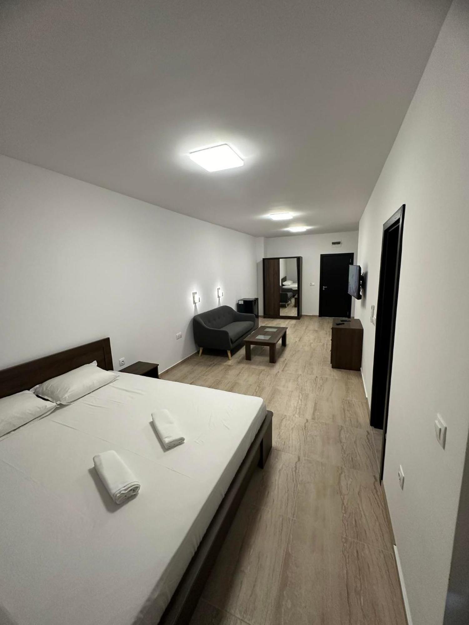 St George Apartcomplex Shkorpilovtsi Exteriör bild
