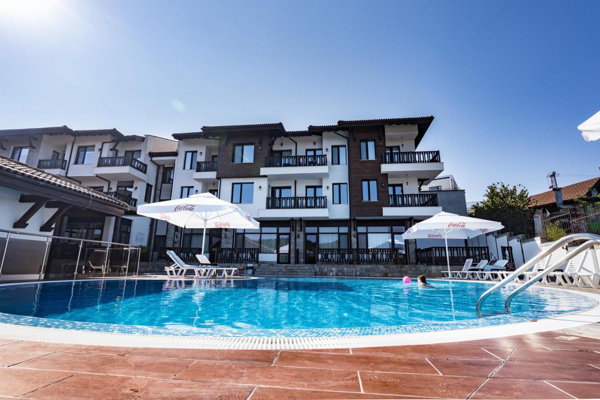 St George Apartcomplex Shkorpilovtsi Exteriör bild