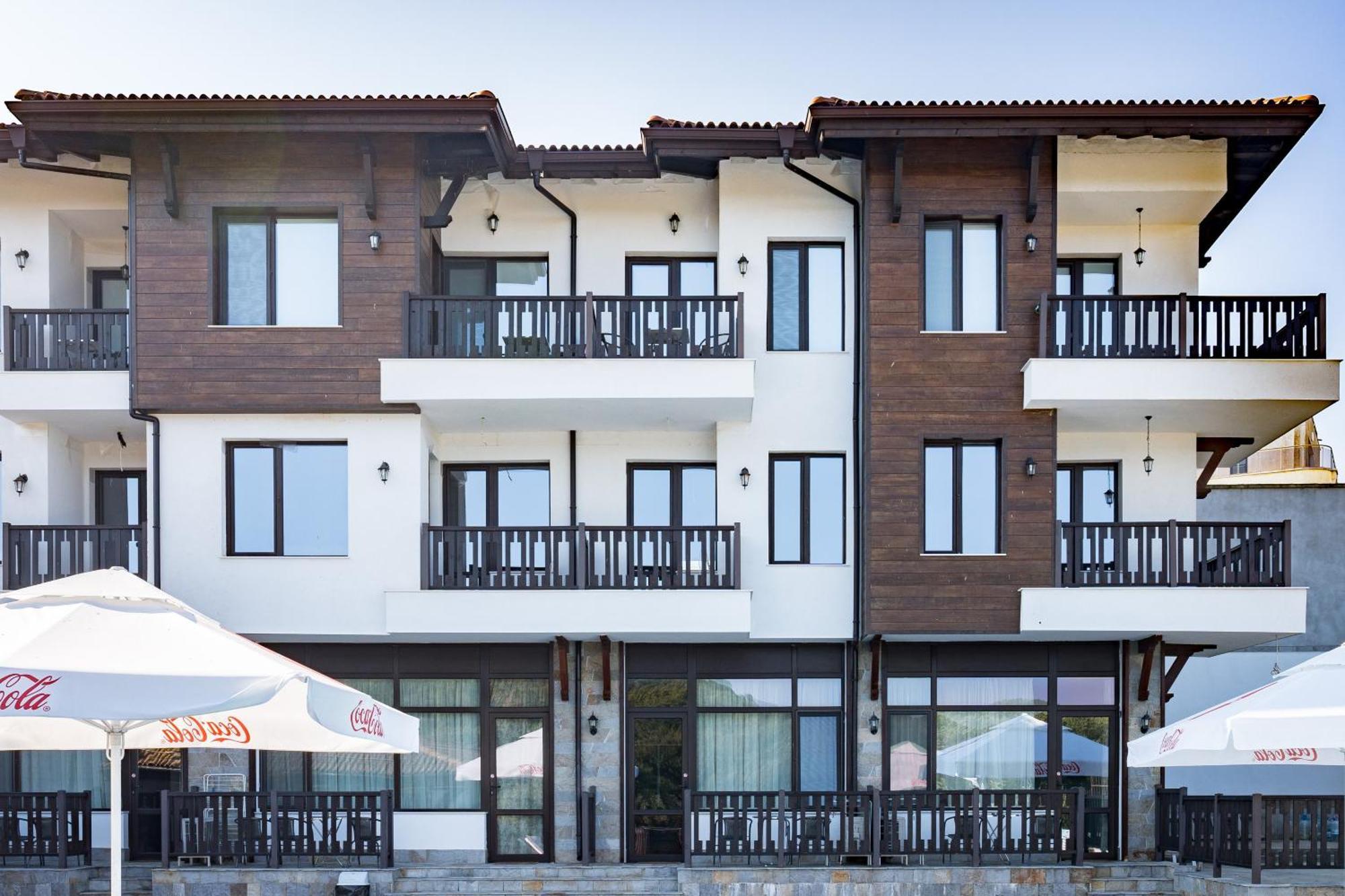 St George Apartcomplex Shkorpilovtsi Exteriör bild